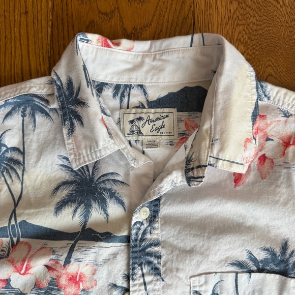American Eagle Men’s Tropical Hawaiian Shirt, Size S - Picture 2 of 4